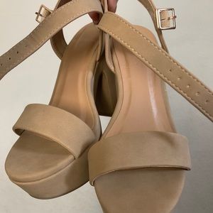 Tan heel shoes
